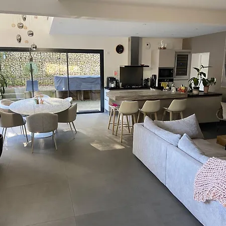 Spacieuse Avec - Calme Et Proche Plage, Et Golfs - Fr-1-791-3 *